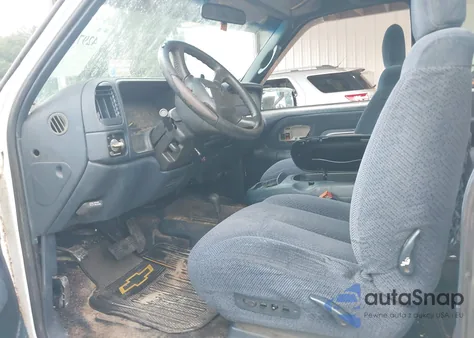 1998 Chevrolet K1500 Fleetside z USA, uszkodzony, nr VIN 1GCEK19R3WE129448